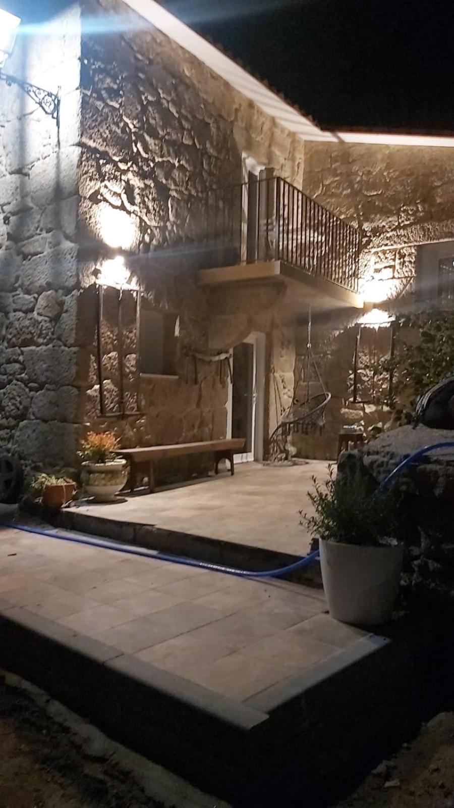 Casita A Estrenar En Con Rio Proxima A Tui, Gondomar Y Portugal.