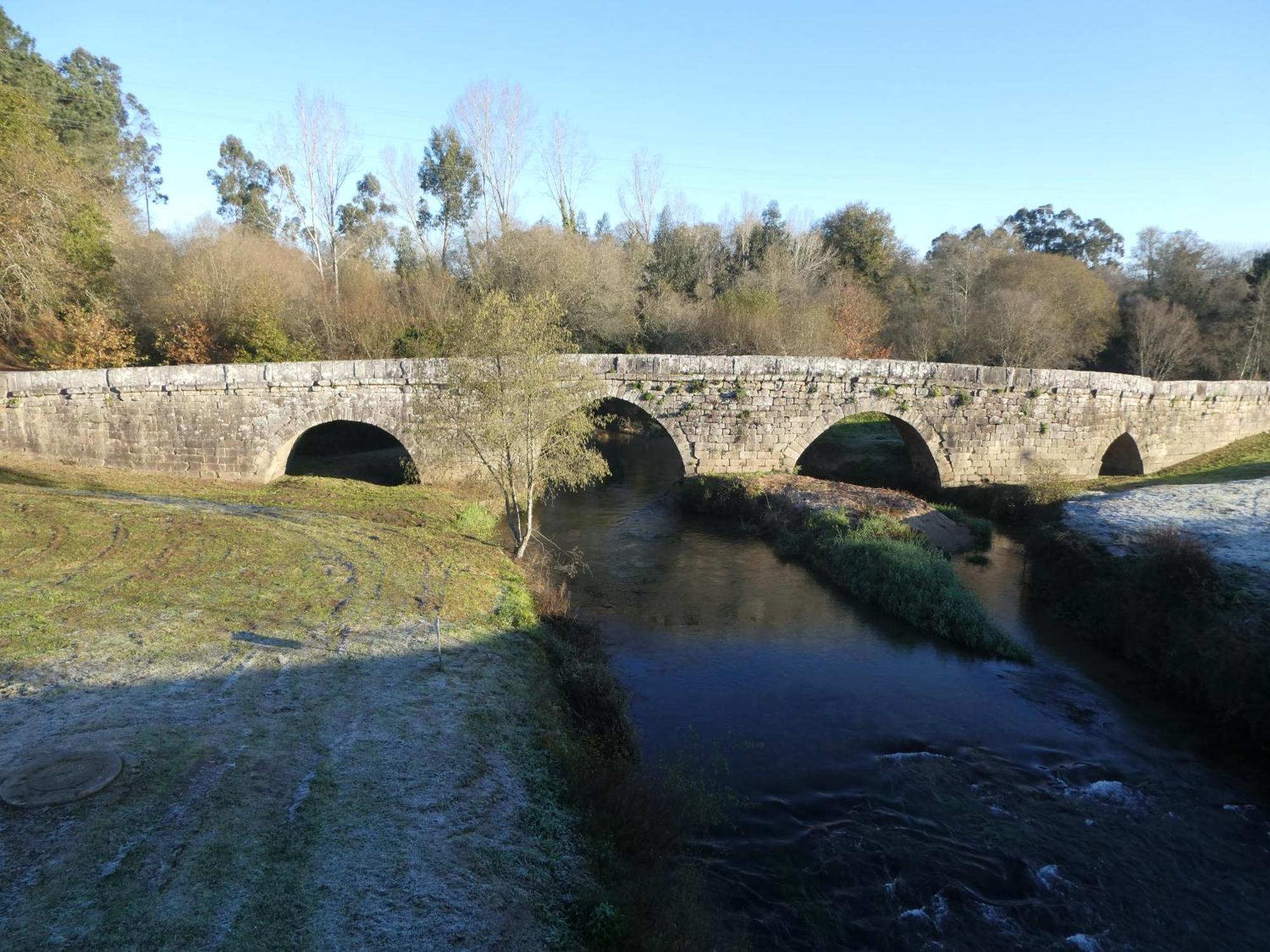 Casita A Estrenar En Con Rio Proxima A Tui, Gondomar Y Portugal.