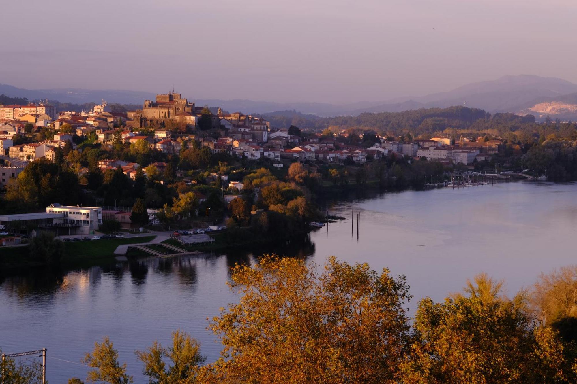 Casita A Estrenar En Con Rio Proxima A Tui, Gondomar Y Portugal. Tui