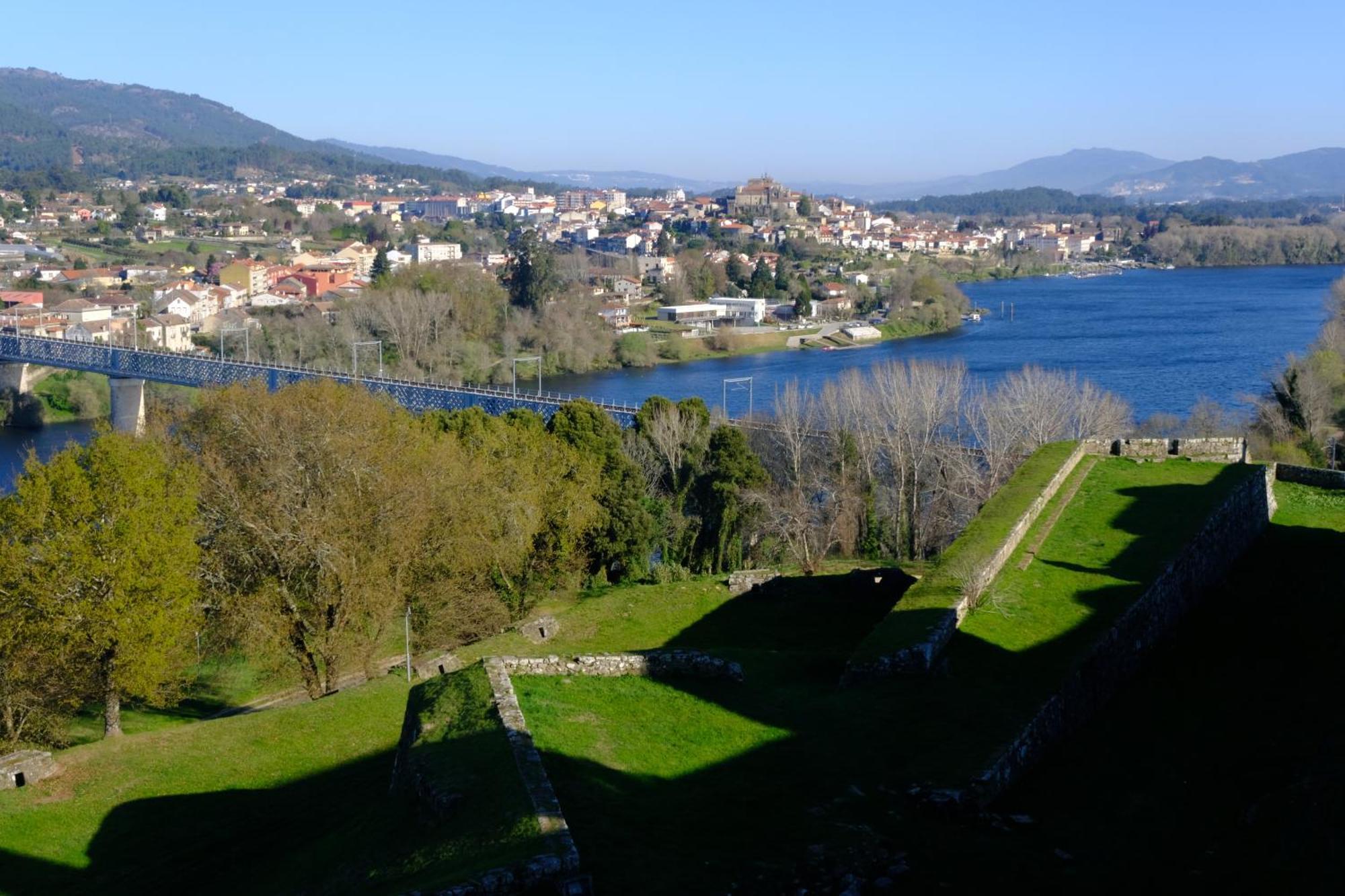 Appartement Casita A Estrenar En Con Rio Proxima A Tui, Gondomar Y Portugal. Tui