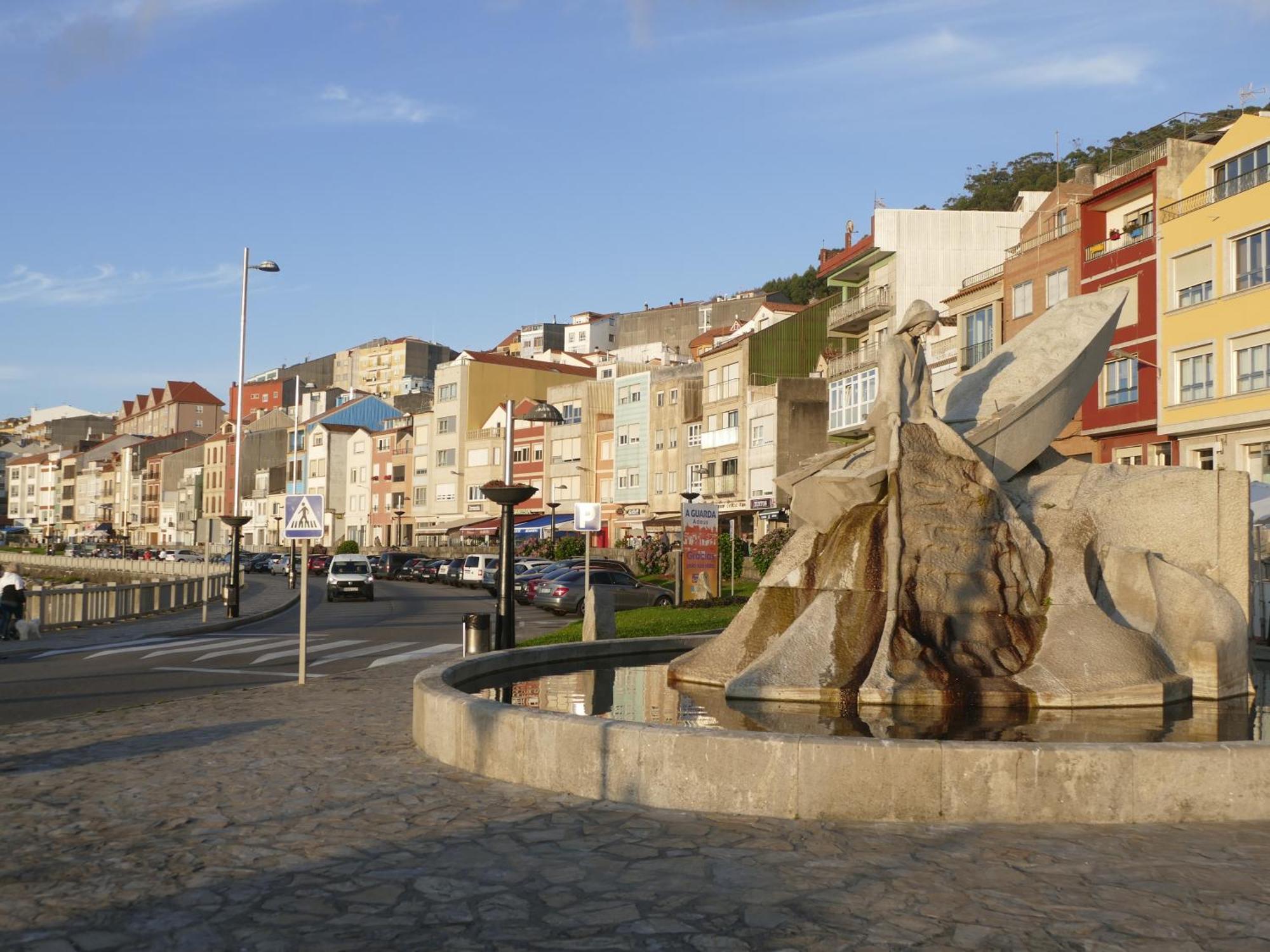 Casita A Estrenar En Con Rio Proxima A Tui, Gondomar Y Portugal.