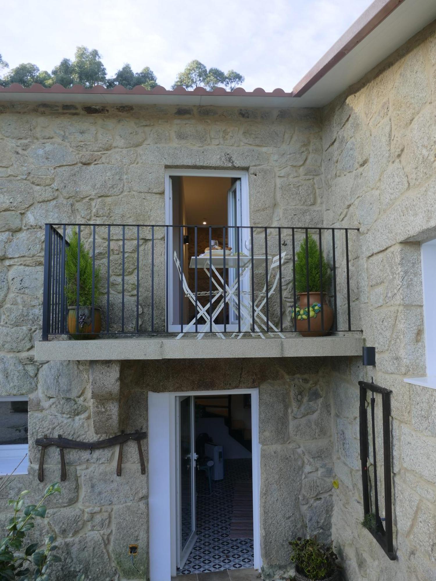 Casita A Estrenar En Con Rio Proxima A Tui, Gondomar Y Portugal. Tui